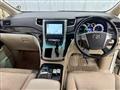 2012 Toyota Alphard Hybrid