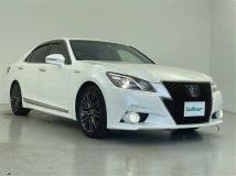 2015 Toyota Crown Hybrid