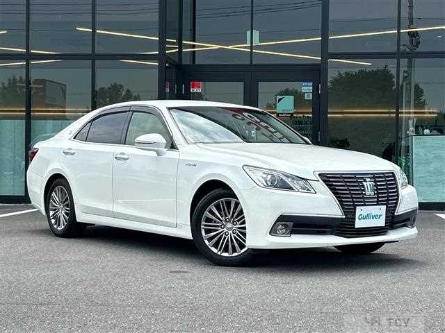 2013 Toyota Crown Hybrid
