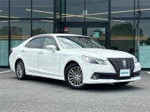 2013 Toyota Crown Hybrid