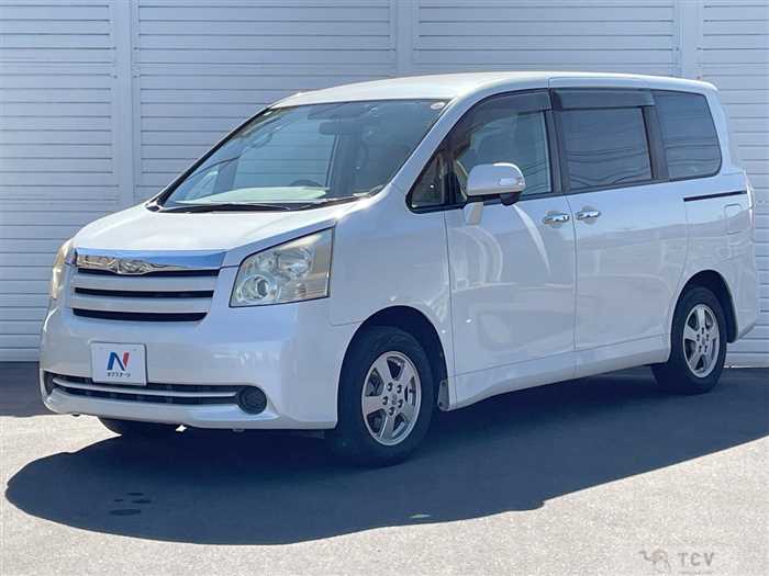 2010 Toyota Noah