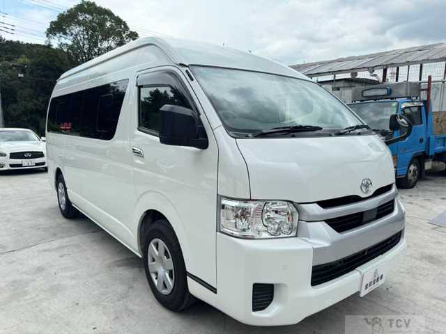 2024 Toyota Hiace Commuter