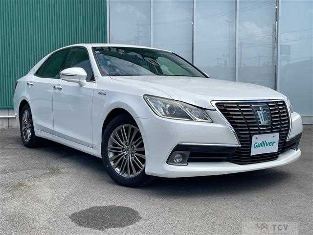 2013 Toyota Crown Hybrid