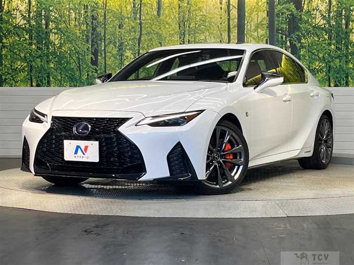 2021 Lexus IS