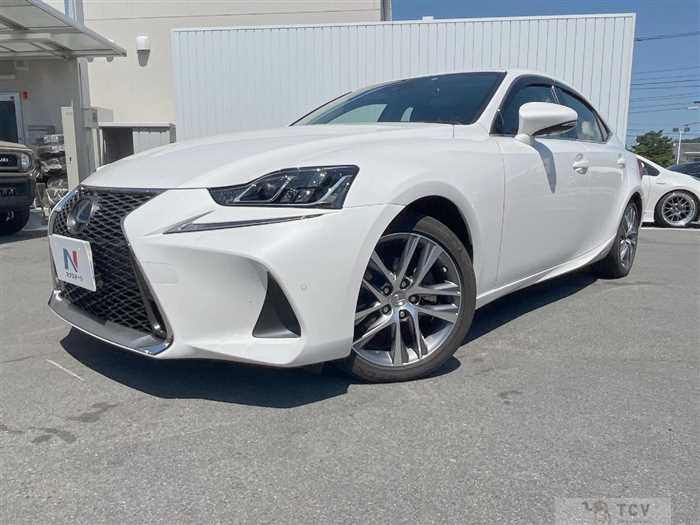 2020 Lexus IS