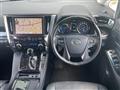 2022 Toyota Alphard Hybrid