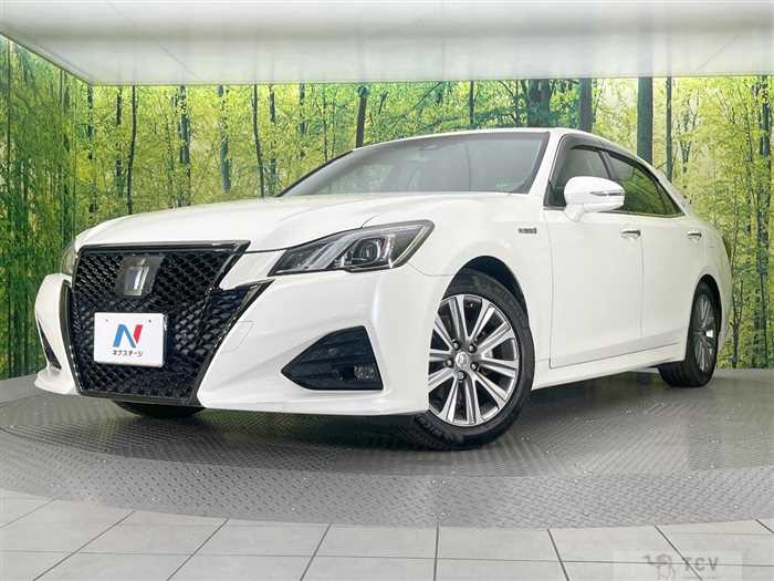 2018 Toyota Crown Hybrid