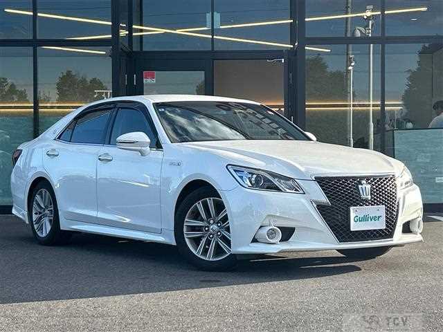 2013 Toyota Crown Hybrid