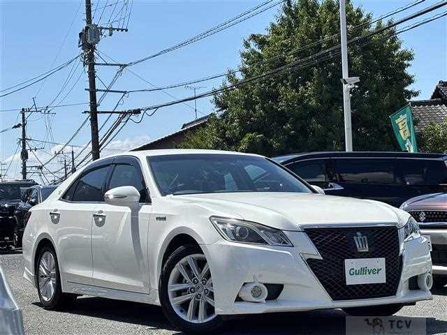 2013 Toyota Crown Hybrid