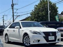 2013 Toyota Crown Hybrid