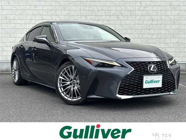 2021 Lexus IS