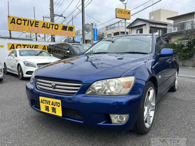 2000 Toyota Altezza