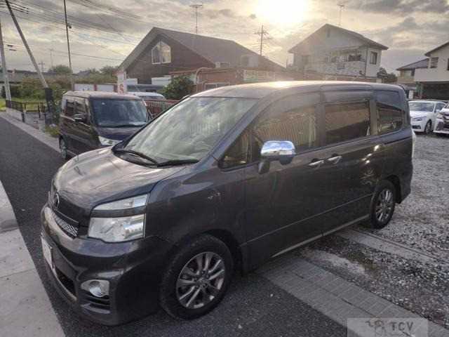 2012 Toyota Voxy