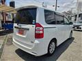 2010 Toyota Noah