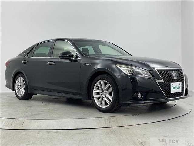 2015 Toyota Crown Hybrid