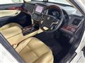 2013 Toyota Crown Majesta