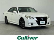 2014 Toyota Crown Hybrid