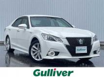 2014 Toyota Crown Hybrid