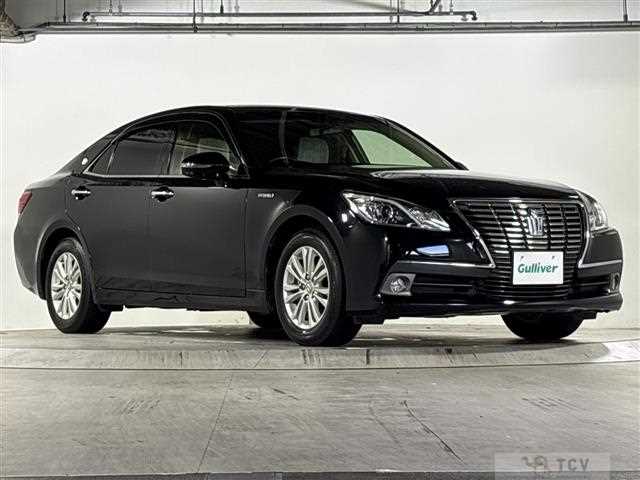 2013 Toyota Crown Hybrid