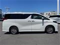 2019 Toyota Alphard Hybrid