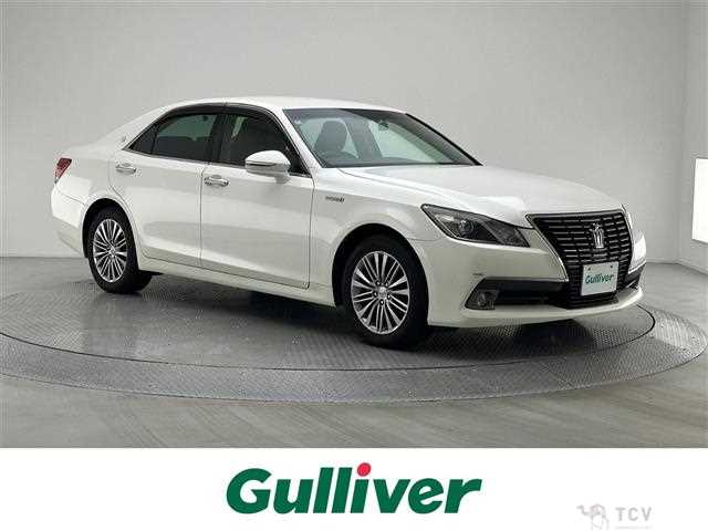 2014 Toyota Crown Hybrid
