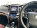2013 Toyota Crown Hybrid