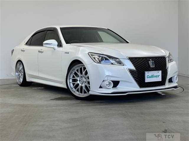 2013 Toyota Crown Hybrid