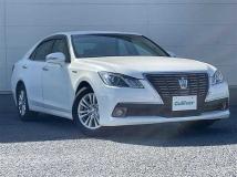 2015 Toyota Crown Hybrid