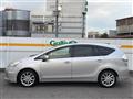 2013 Toyota PRIUS α