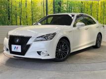 2014 Toyota Crown Hybrid