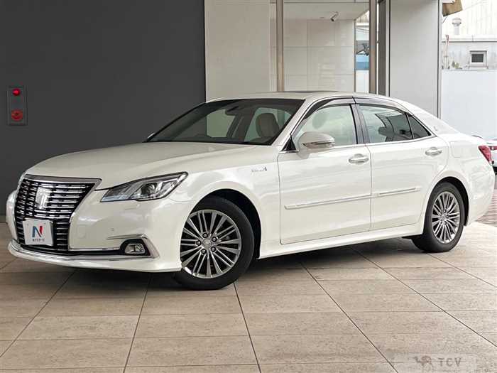 2018 Toyota Crown Hybrid