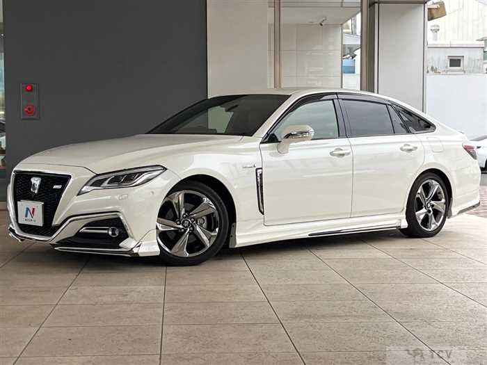 2019 Toyota Crown Hybrid