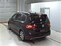 2017 Volkswagen Golf Touran