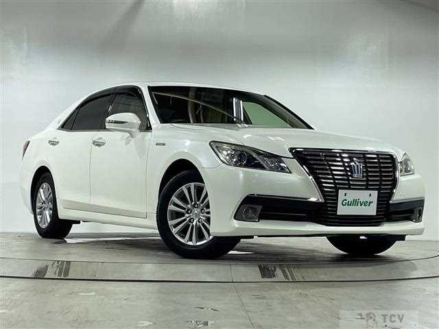 2013 Toyota Crown Hybrid