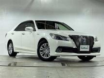 2013 Toyota Crown Hybrid