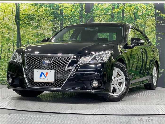 2013 Toyota Crown Hybrid