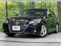 2013 Toyota Crown Hybrid