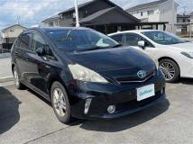 2013 Toyota PRIUS α