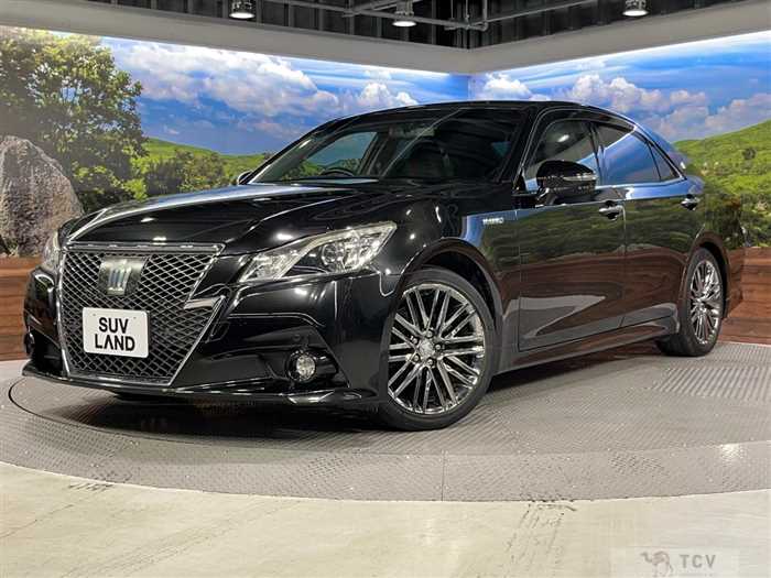 2013 Toyota Crown Hybrid
