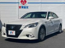 2013 Toyota Crown Hybrid