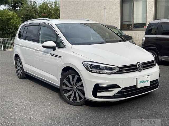 2017 Volkswagen Golf Touran