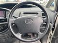 2004 Toyota Estima L