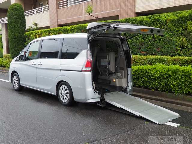 2017 Nissan Serena