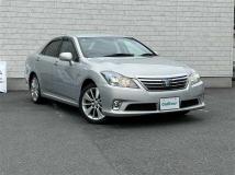 2010 Toyota Crown Hybrid