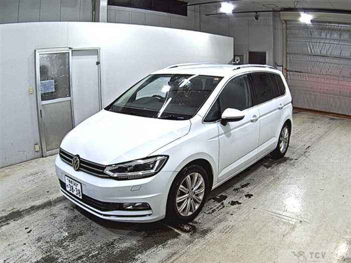 2016 Volkswagen Golf Touran
