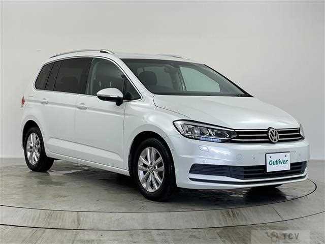 2017 Volkswagen Golf Touran