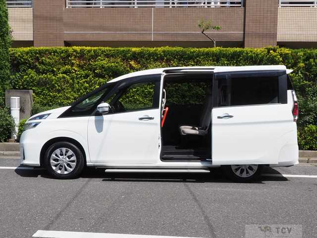 2017 Nissan Serena