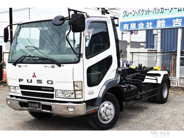 2003 Mitsubishi Fighter