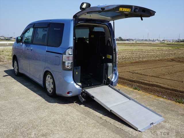 2008 Toyota Voxy