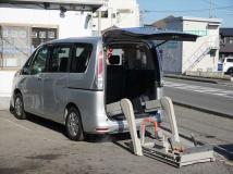 2013 Nissan Serena